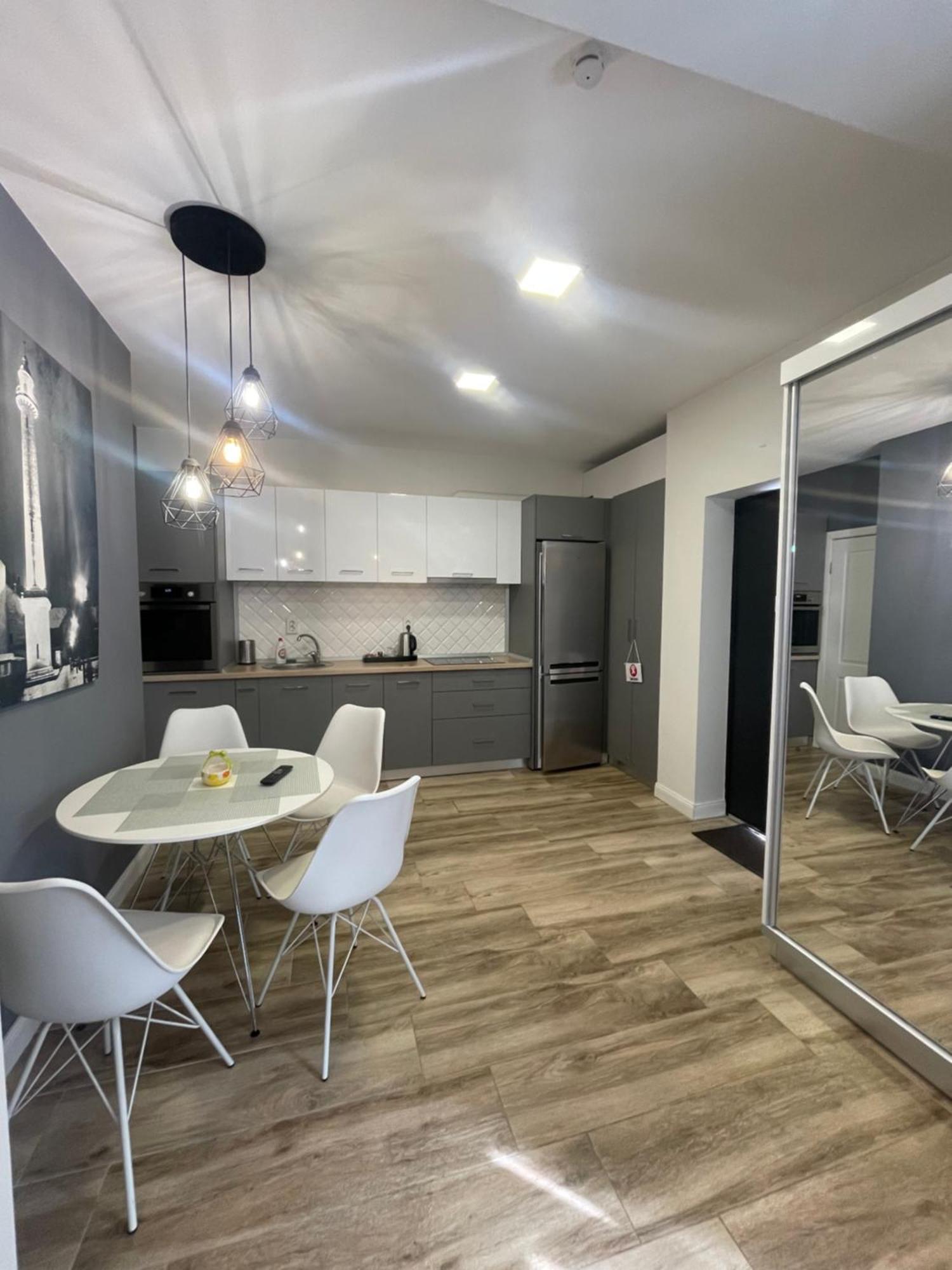 Gabriela Central Apartment Satu Mare Exterior photo